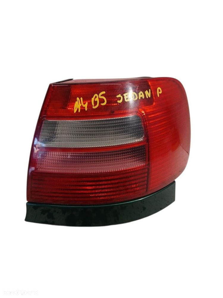 LAMPA PRAWA TYLNA TYŁ AUDI A4 B5 SEDAN LAMPA PRAWA TYLNA TYŁ A4 B5 SEDAN - 1