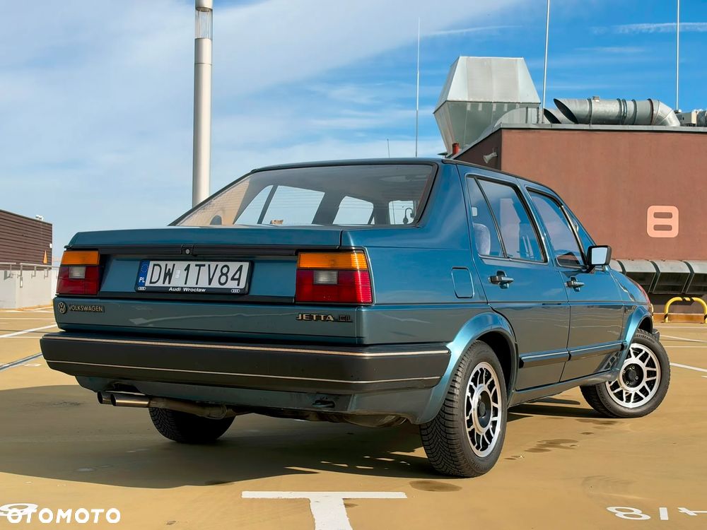 Volkswagen Jetta - 3