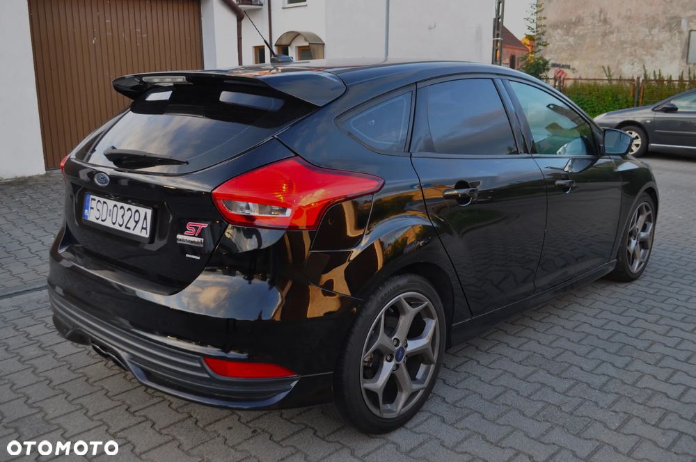 Ford Focus 2.0 EcoBoost ST - 8