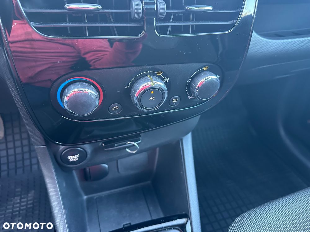 Renault Clio - 21