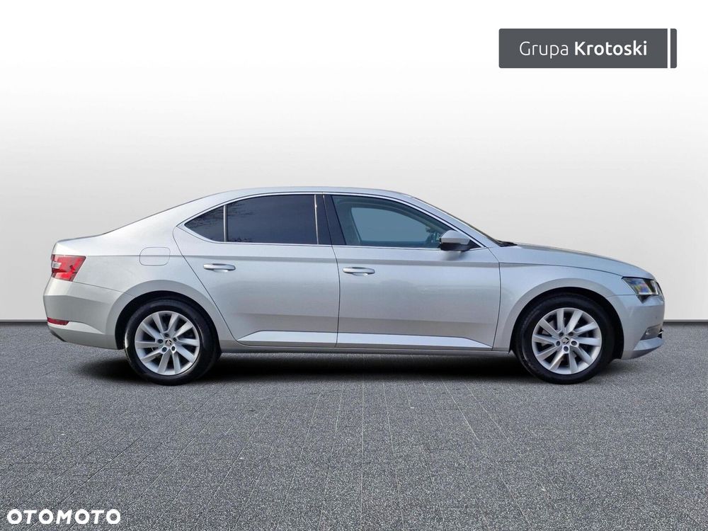 Skoda Superb 2.0 TDI SCR Style DSG - 6