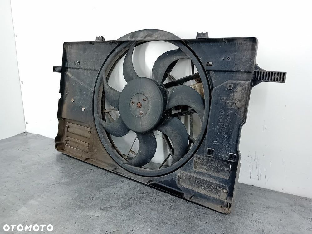 WENTYLATOR CHŁODNICY VOLVO V50 3M51-8C607-GC 0130303929 2.4 20V - 5