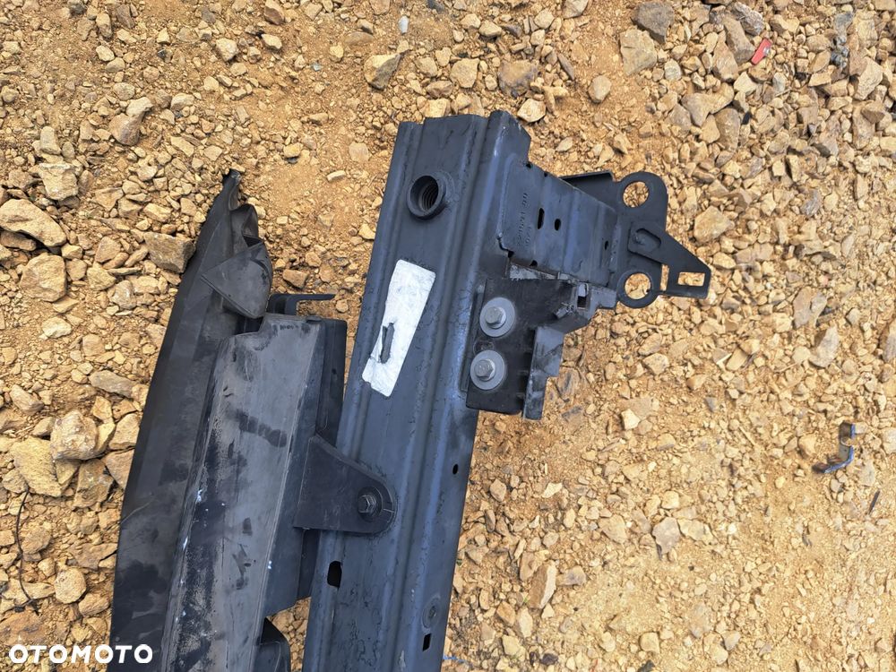 Renault Megane IV wlot powietrza kierownica powietrza - 8