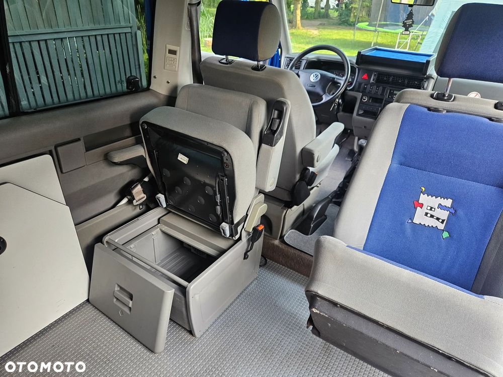 Volkswagen Multivan - 14