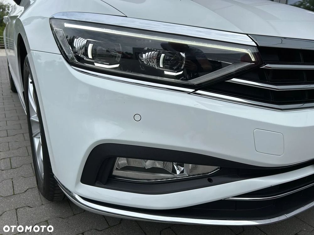Volkswagen Passat Variant 2.0 TDI Elegance DSG - 41
