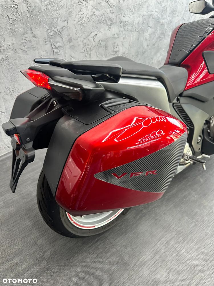 Honda VFR - 5