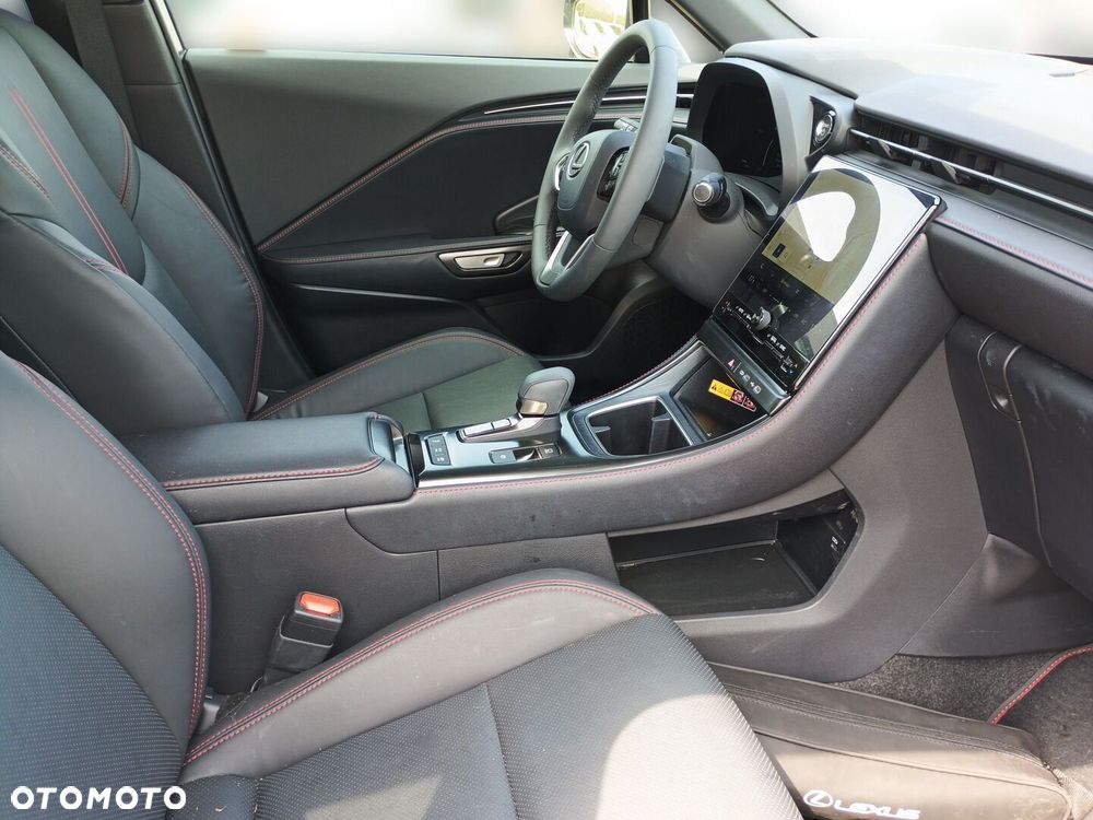 Lexus LBX 1.5 Hybrid Emotion - 10