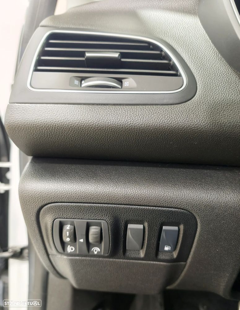 Renault Mégane Sport Tourer 1.6 E-Tech Plug-In Hybrid R.S. Line - 20