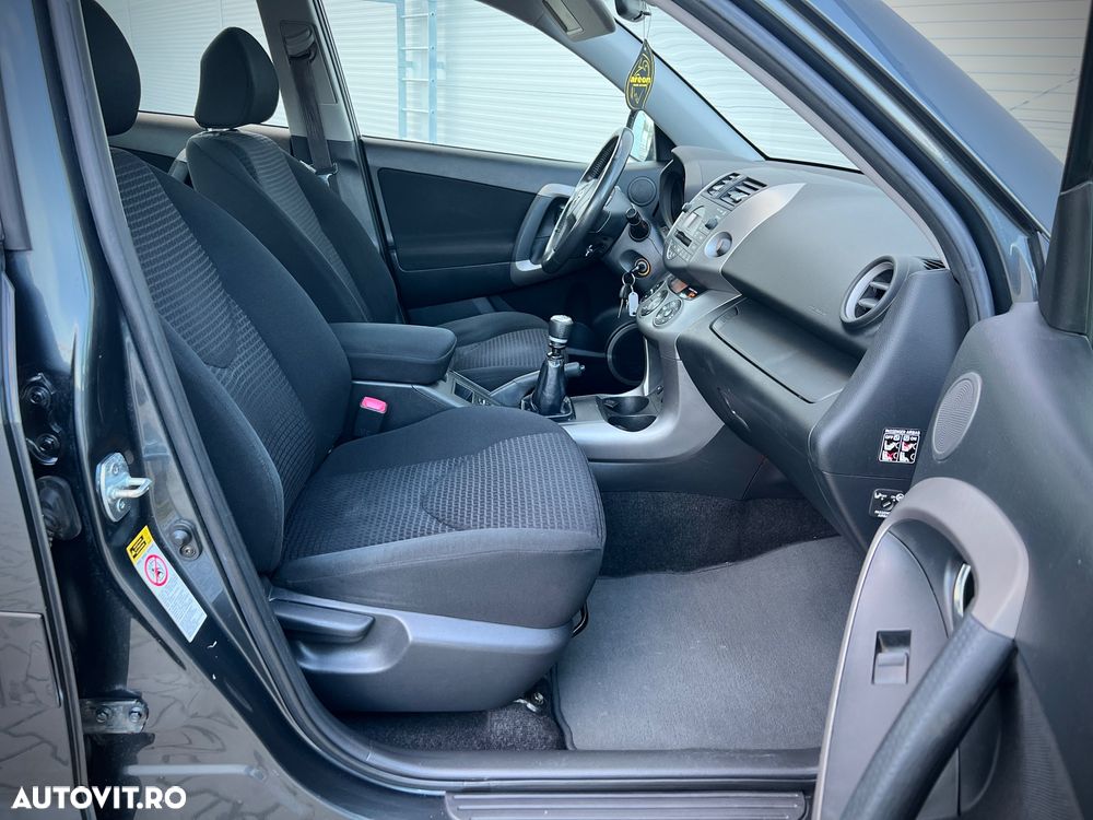 Toyota RAV4 2.2 D-4D 4x4 Executive - 10