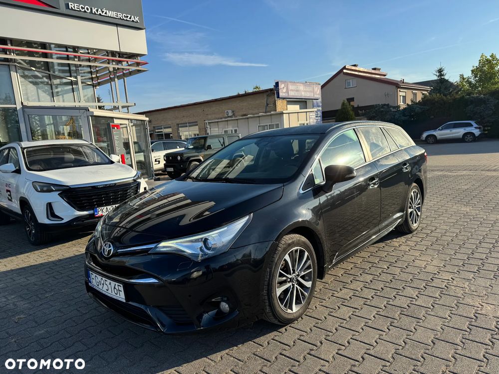 Toyota Avensis 2016 photo 2