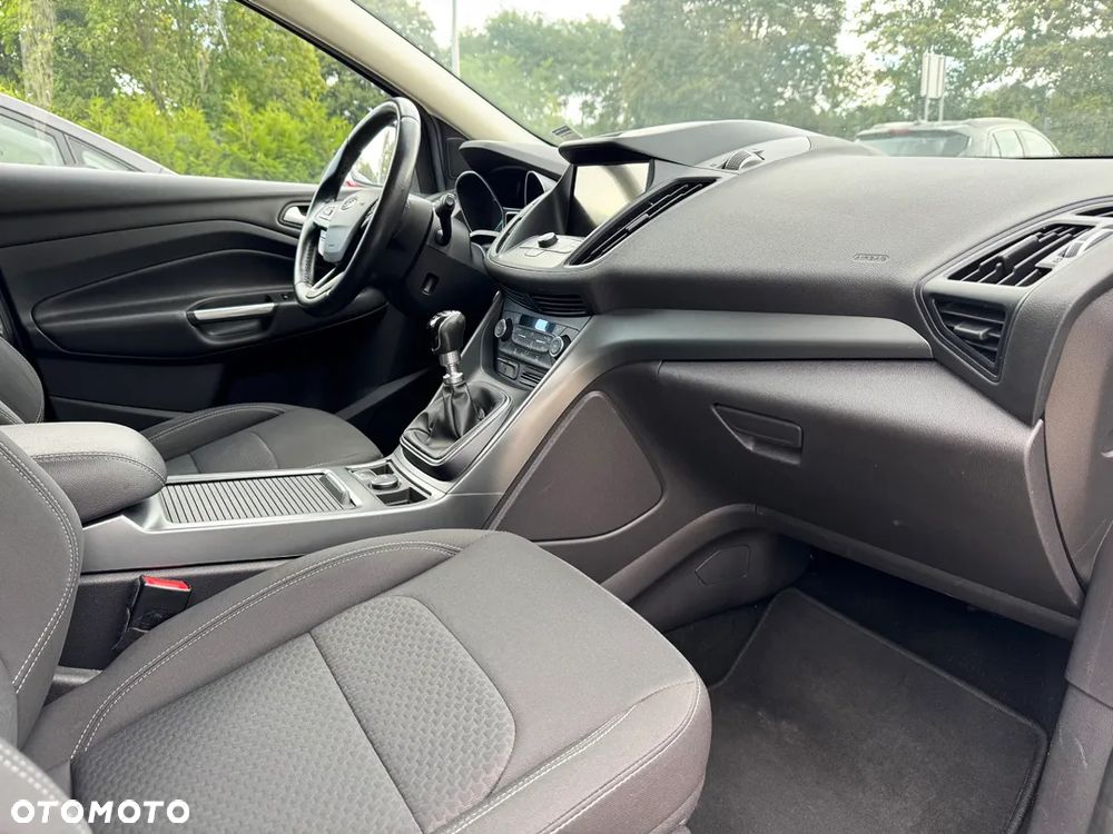 Ford Kuga 1.5 EcoBoost 2x4 Titanium - 38