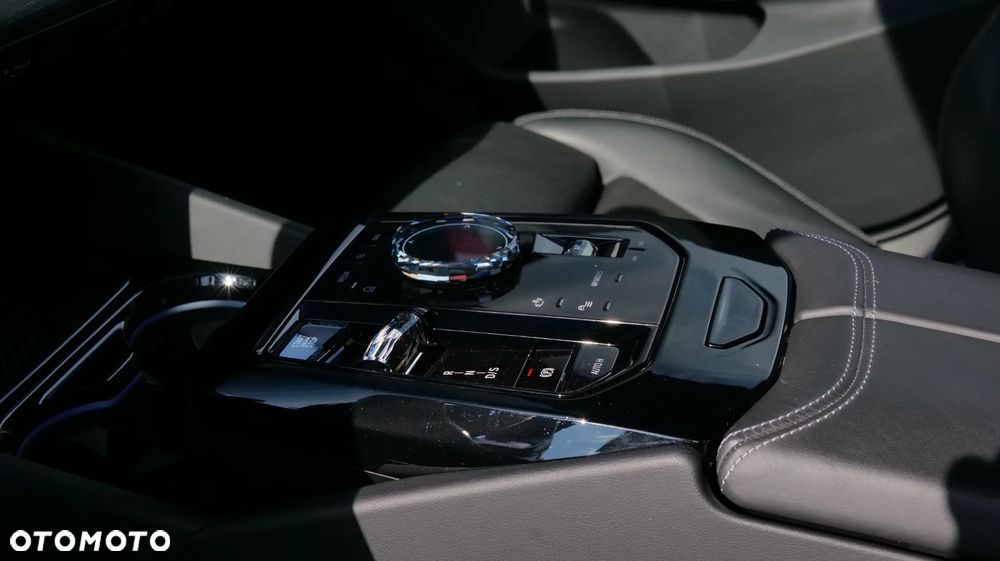 BMW Seria 5 550e xDrive PHEV M Sport Edition - 12