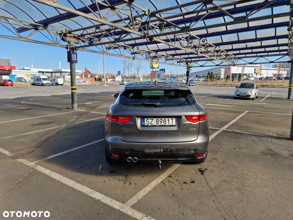 Jaguar F-Pace - 9