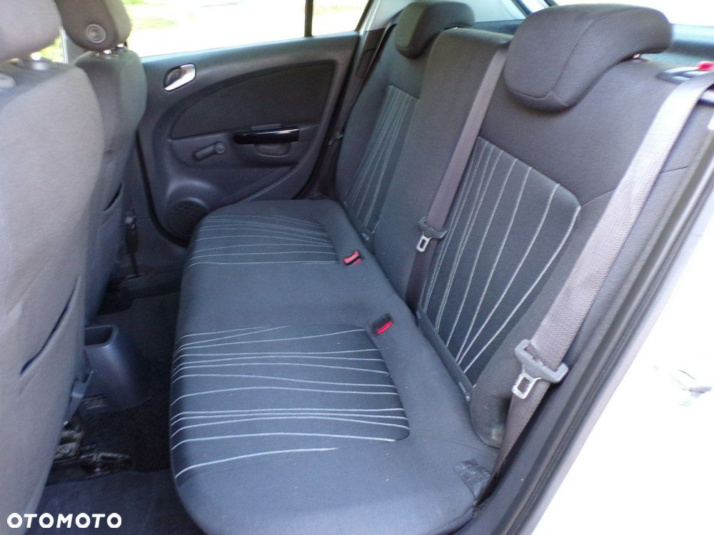 Opel Corsa - 25