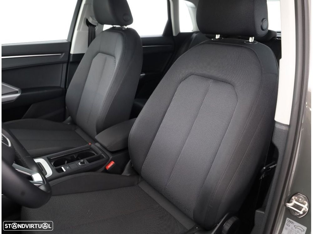 Audi Q3 45 TFSIe S line S tronic - 10