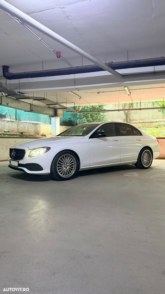 Mercedes-Benz E 200 Aut. - 1
