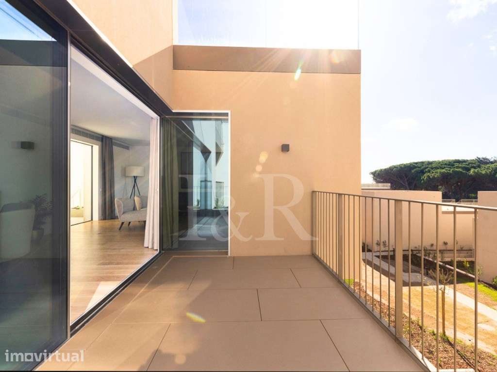 Apartamento T4 duplex com piscina na Quinta da Marinha - Grande imagem: 5/55