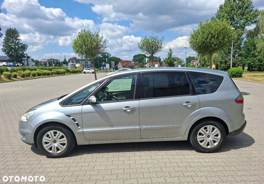 Ford S-Max - 11
