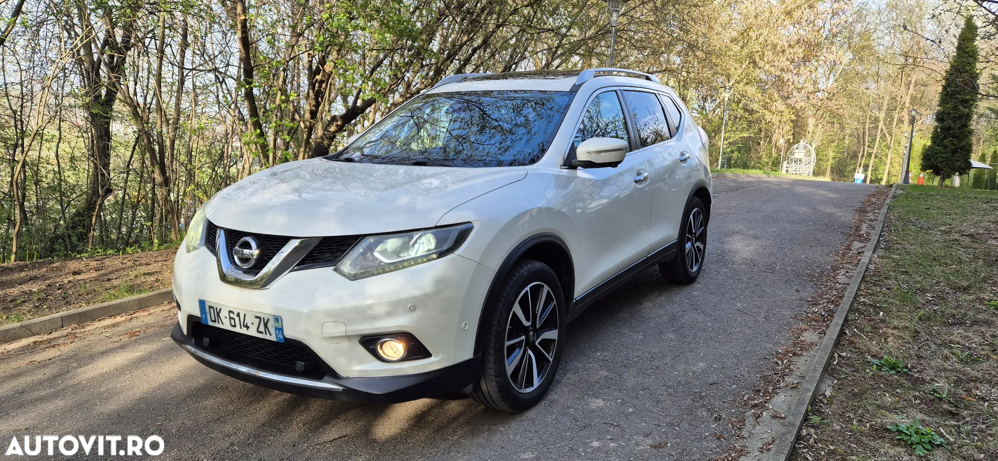 Nissan X-Trail 1.6 dCi ALL-MODE 4x4i Tekna - 2