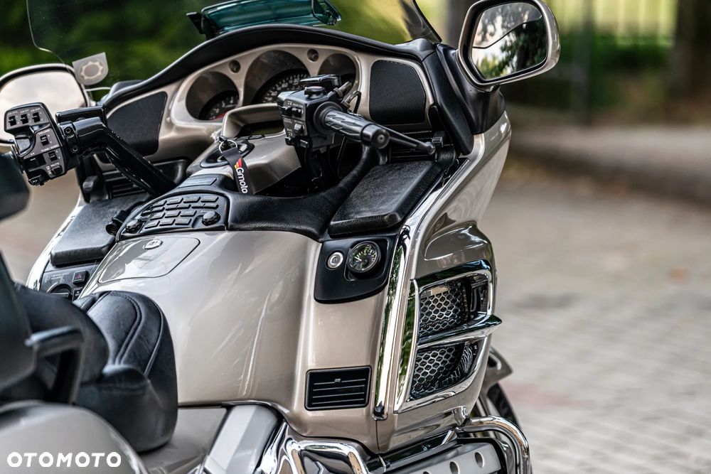 Honda GL - 24