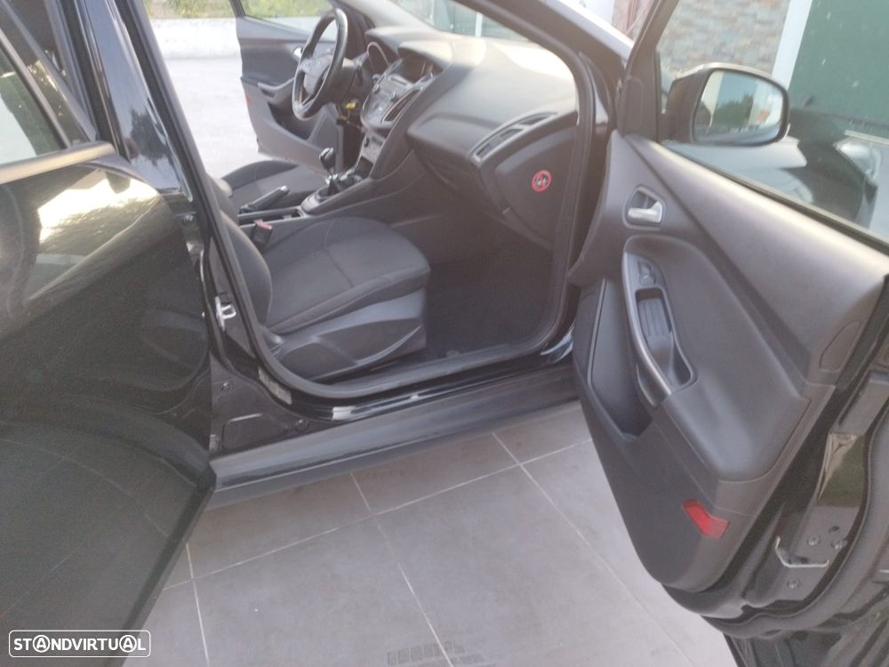 Ford Focus 1.5 TDCi Trend+ - 6