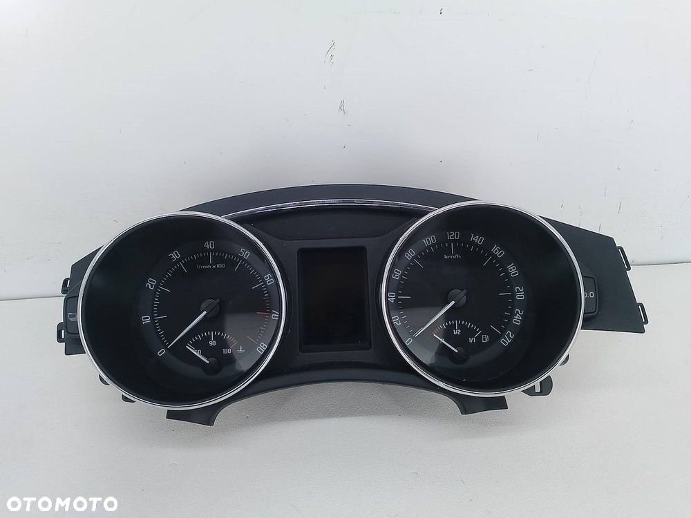 LICZNIK SKODA SUPERB II 3T1920841F   V0009000 3.6 FSI - 1