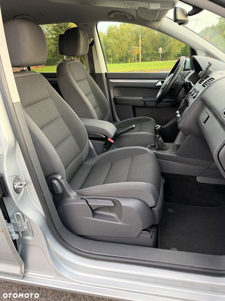 Volkswagen Touran - 21