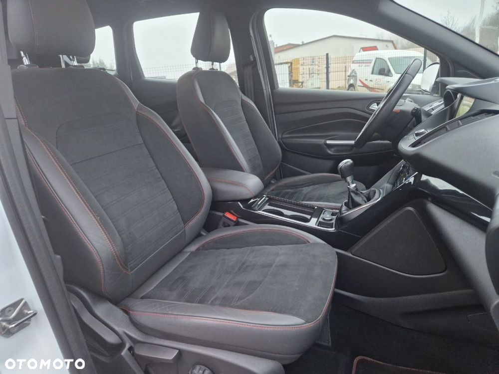 Ford Kuga 1.5 EcoBoost 2x4 ST-Line - 21