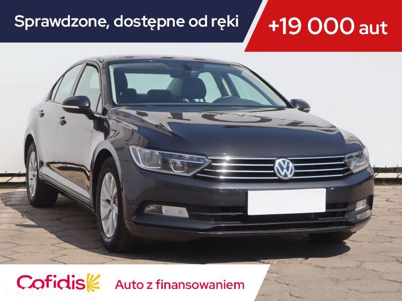 Volkswagen Passat - 2