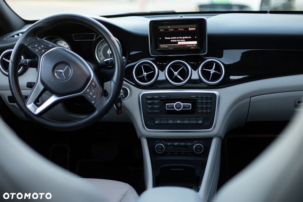 Mercedes-Benz CLA 250 7G-DCT AMG Line - 11