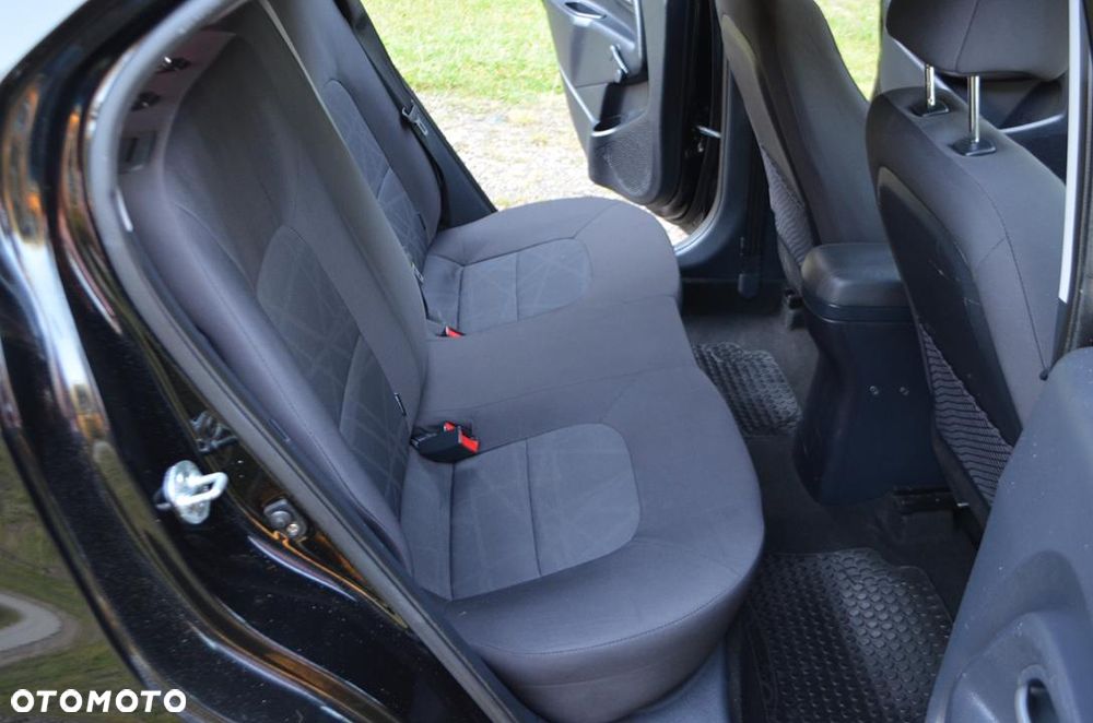Kia Rio - 19