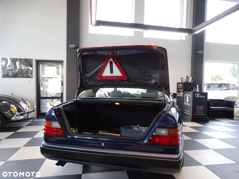 Mercedes-Benz Klasa E - 21