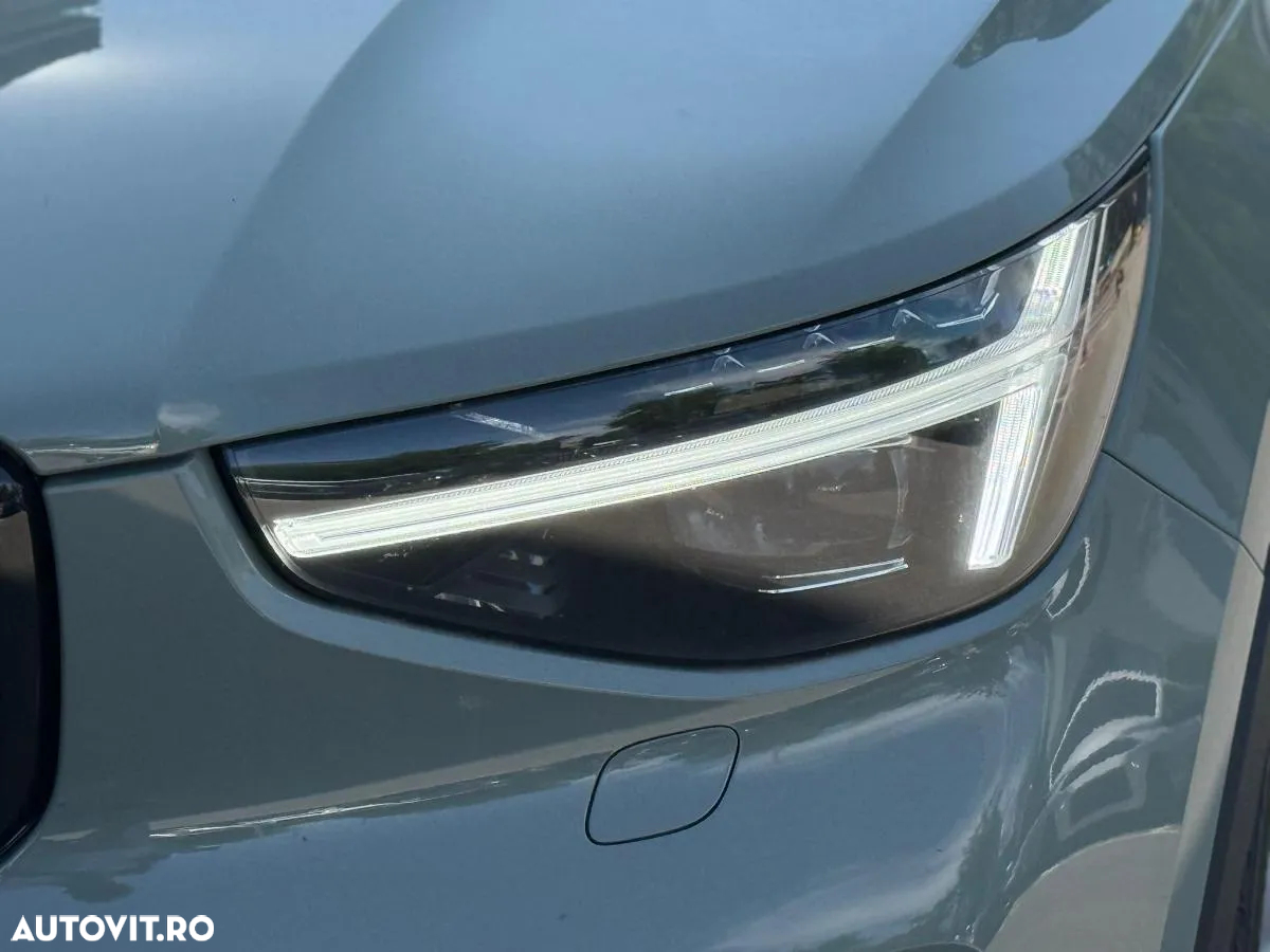 Volvo XC 40 B4 AT8 Mild Hybrid Momentum Pro - 4