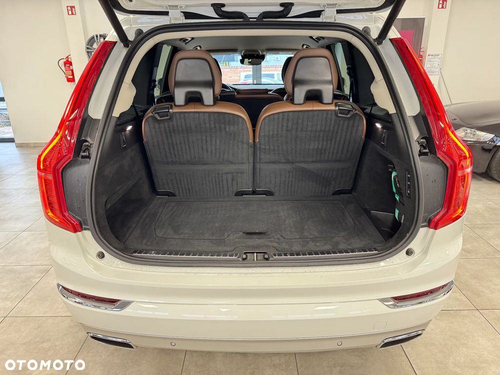 Volvo XC 90 D5 AWD Inscription 7os - 32