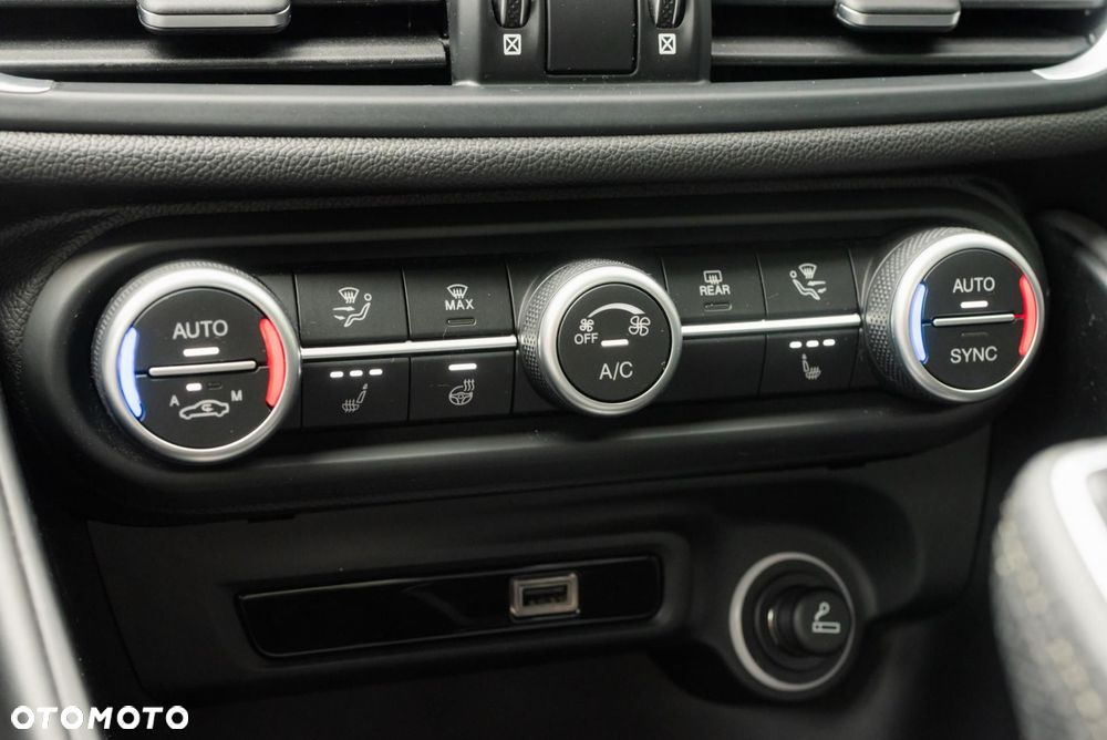 Alfa Romeo Giulia 2.0 Turbo Veloce Q4 - 25