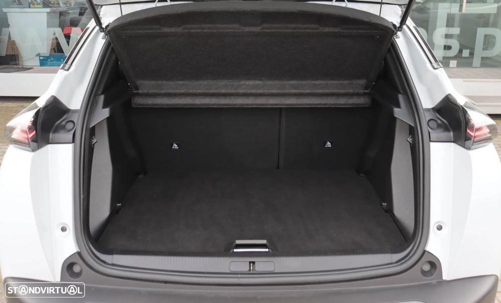 Peugeot 2008 PureTech 130 EAT8 GT - 35