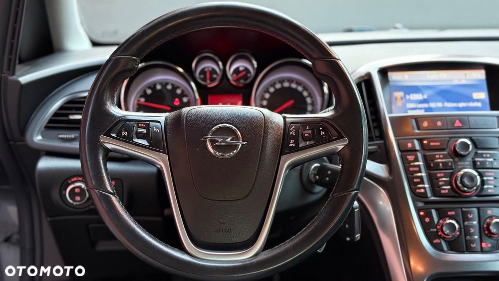 Opel Astra 1.4 T Cosmo - 11