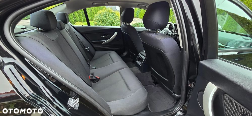 BMW Seria 3 316i Modern Line - 11