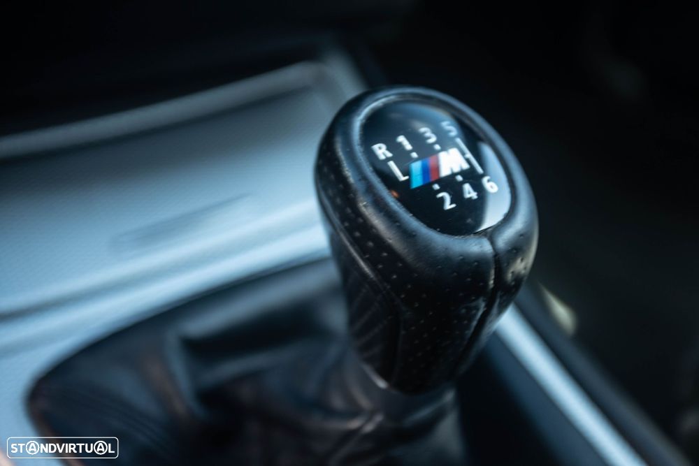 BMW 118 d Pack M - 11