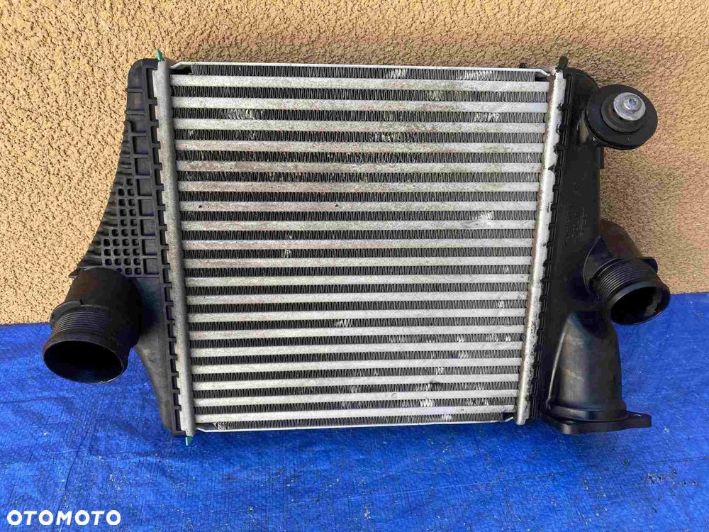 AUDI SQ7 4M 4M0145803 LEWA CHŁODNICA INTERCOOLER / ORYGINAŁ