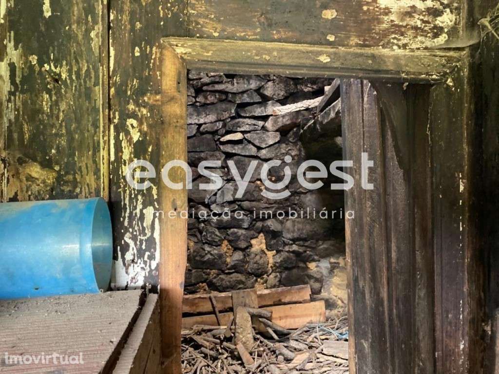 Moradia de 2 pisos com 126m2 para recuperar situada em Trancoso. - Grande imagem: 5/15