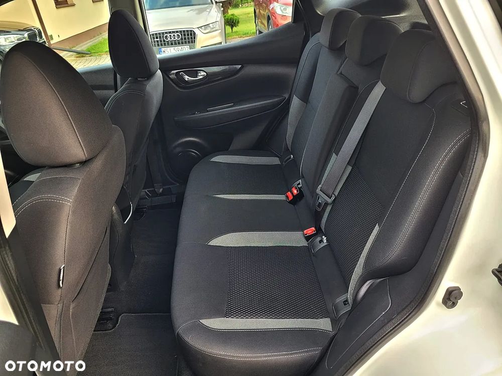 Nissan Qashqai 1.3 DIG-T N-WAY - 30