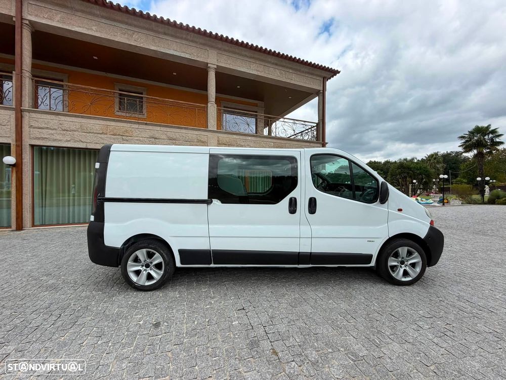 Opel Vivaro - 10