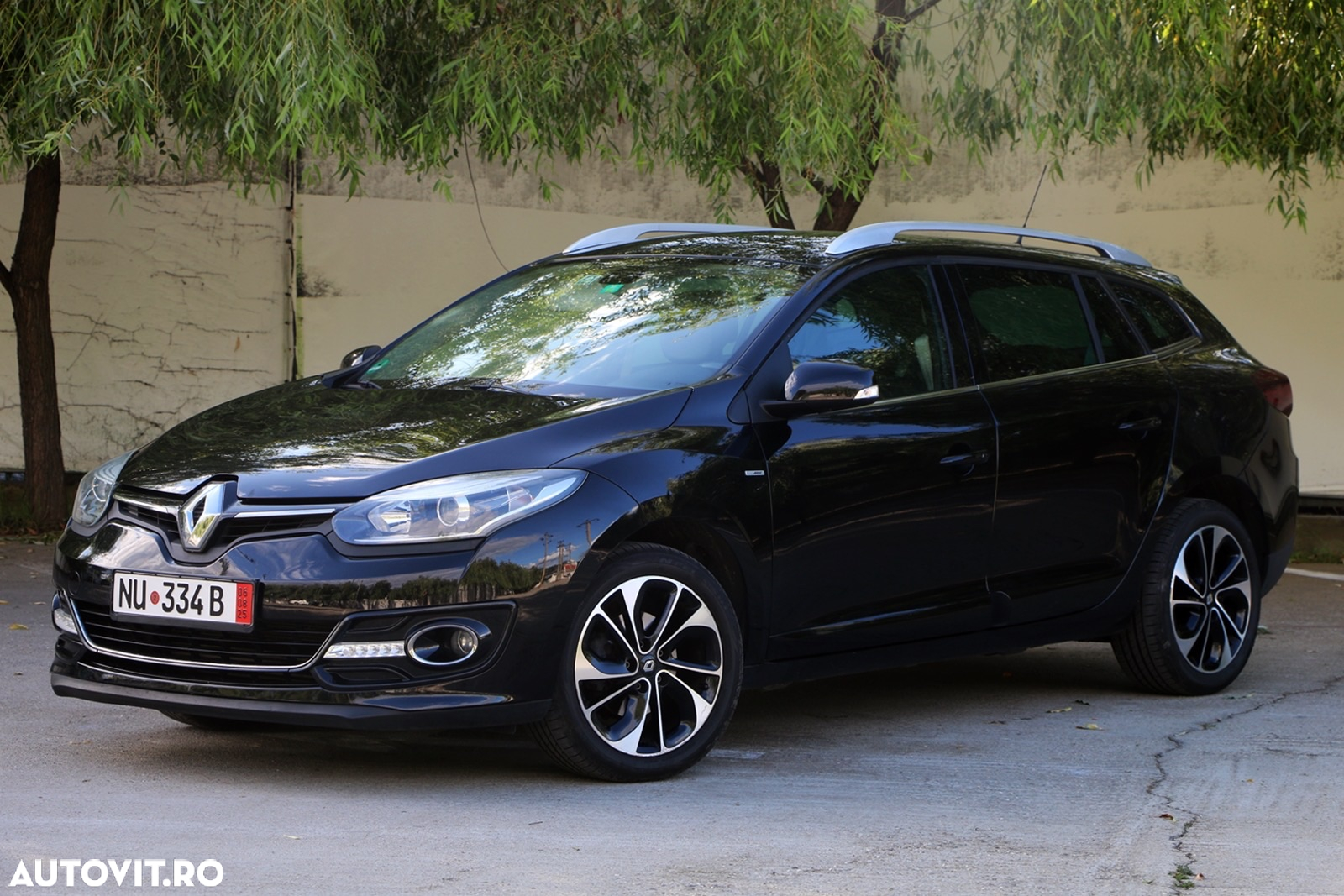Renault Megane Grandtour ENERGY TCe 115 Start & Stop Bose Edition - 17