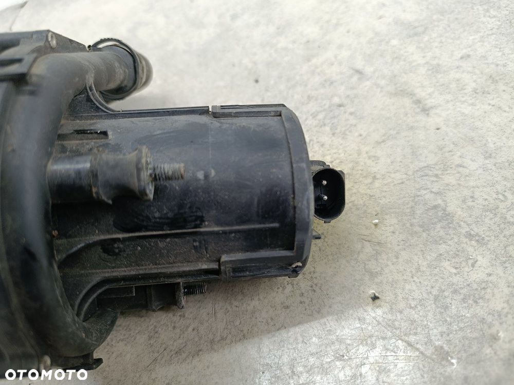 POMPA POWIETRZA WTÓRNEGO BMW 3 E46 72216676 72185275 PIERBURG 1.9 8V 318i - 10