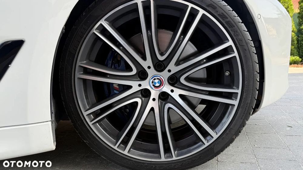 BMW Seria 5 M550i xDrive sport - 17
