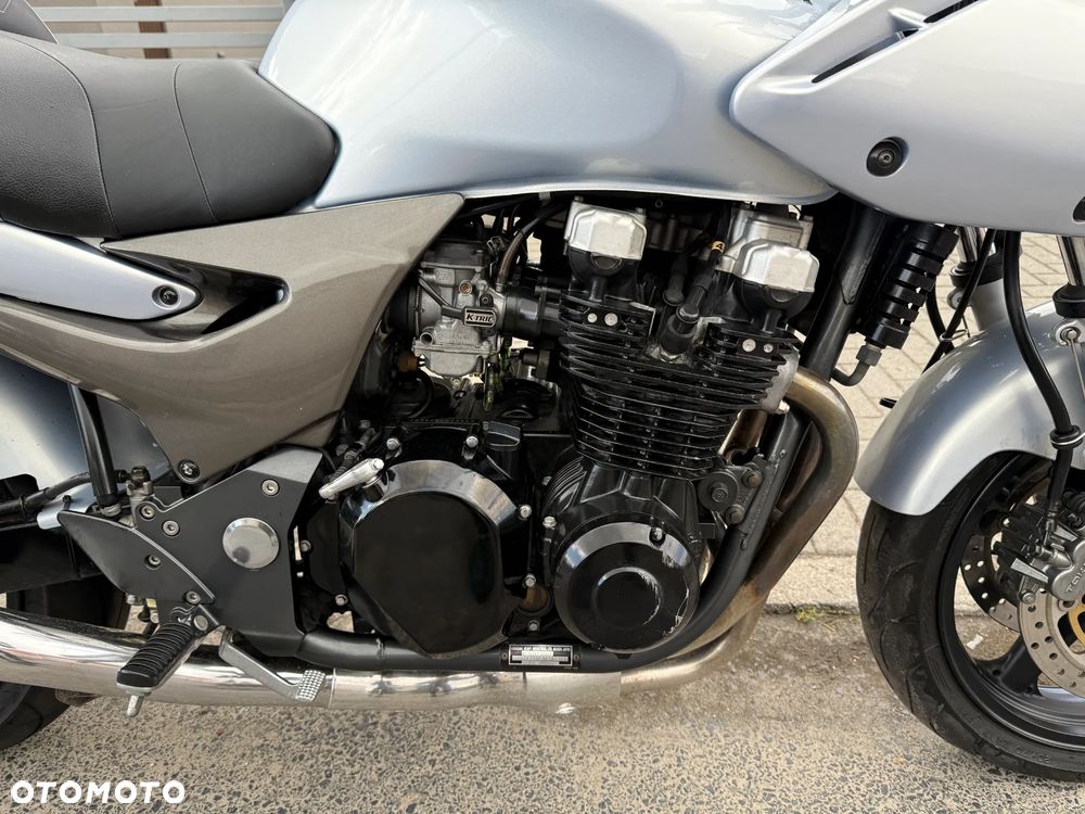 Kawasaki ZR - 26