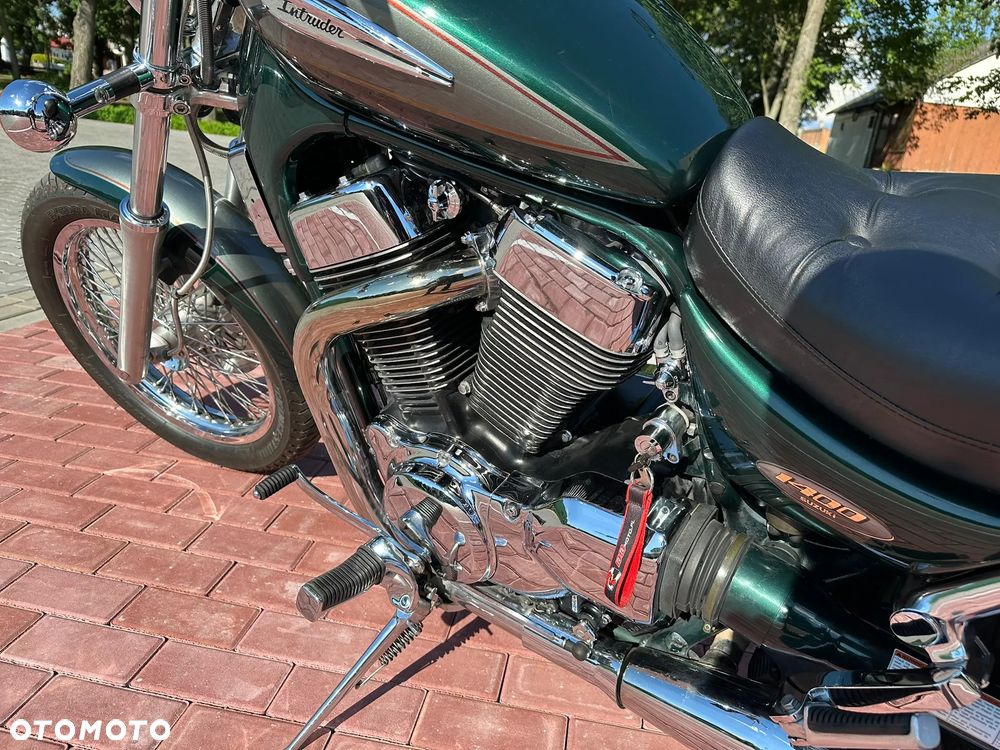 Suzuki Intruder - 7