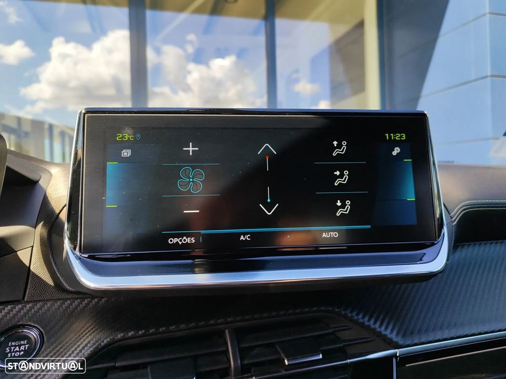 Peugeot e-2008 50 kWh GT - 15