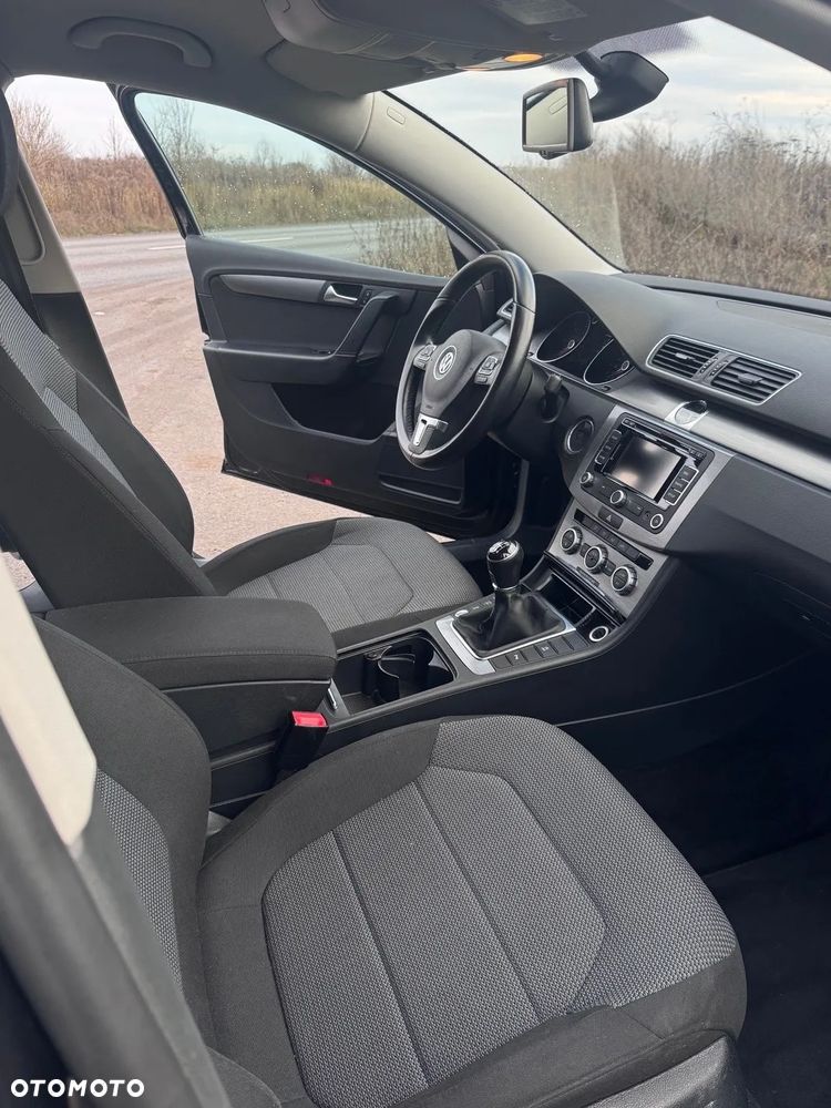 Volkswagen Passat 2.0 TDI Comfortline - 15